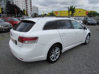 Toyota Avensis 1.6i 97kW kombi,2.majitel, serviska, nová STK - 4