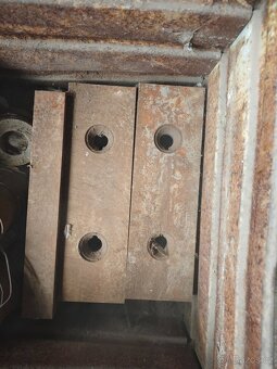 Hydraulické nůžky na zpracování kovového odpadu - 4
