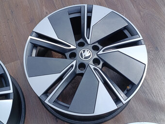 5x112 Škoda Enyaq 8Jx19 ET45 5LA601025A alu disky - 4