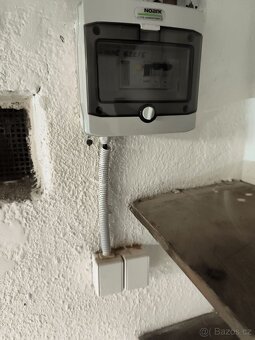 Pronájem 2garáž + elektřina - 4