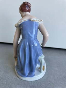 Porcelánová soška Popelky Royal Dux - 4
