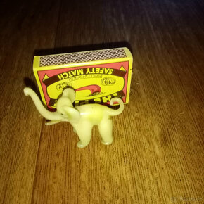 Prodám staré skleničky asi Moser a skleněnou fajfku, slona - 4