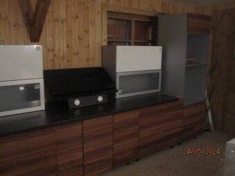 NOVA KUCHYN ORESI - 4