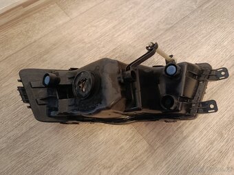 Škoda Octavia 3 před facelift přední mlhovky - 4