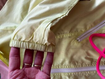 Benetton vetrovka 6-7let - 4