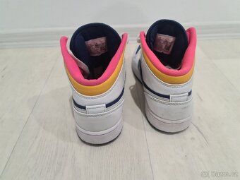 Air Jordan 1 MID vel.39

 - 4