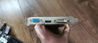 AMD Radeon HD 5450 - 4