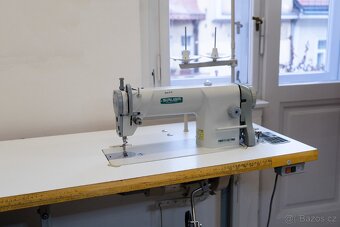 Šicí stroj SIRUBA + profi stůl - 4