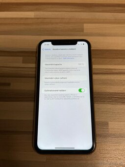iPhone XR Yellow – 128 GB – na opravu nebo na díly
- 4