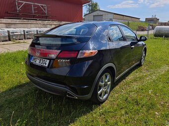 Honda Civic 8g 1.8 i-VTEC Executive DPH - 4