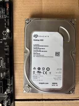 Gigabyte B450 Gaming X, AMD ryzen 5 3600 - 4