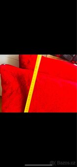 🛋️ Sedací polštáře IKEA – 2 ks, červené, nové – 67×67 cm - 4