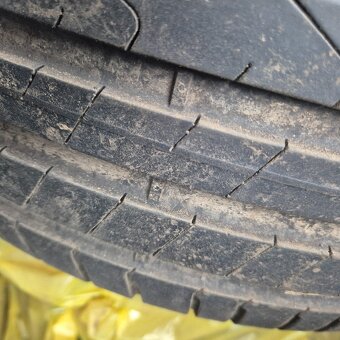 Pirelli Cinturato P7 235/45 R18 - 4
