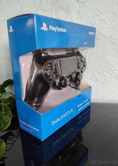 Ovladač DualShock PS4, nový - 4