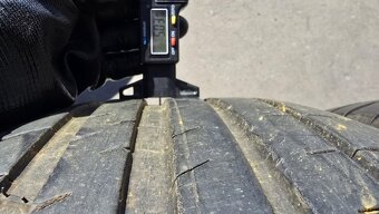 Letní pneu 235/45/18 Michelin - 4