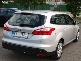 Ford Focus 1,6 16V kombi parksenzory,vyhřív sedadla,serviska - 4