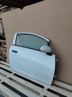 Pravé dveře Opel Corsa D rv. 2010 - 4