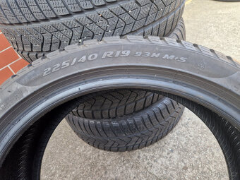 225/40 r19 zimni pneumatiky 225 40 19 225/40/19 pneu R19 - 4