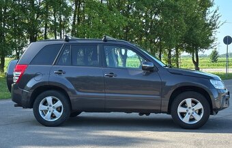 Suzuki Grand Vitara 2.4i Club+ benzín 124kw - 4