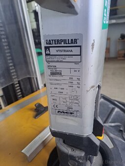 Vysokozdvižný vozík Caterpillar s plošinou - 4