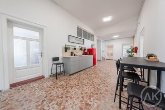 Pronájem kanceláře na skvělém místě v blízkosti centra, ul. - 4