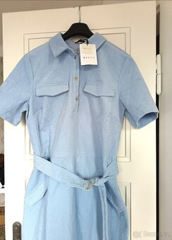 Šaty s opaskem Mohito - 4