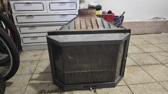 Prodám masivní litinovou krbovou vložku - 4