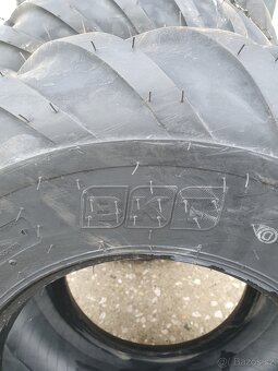 Pneu BKT 400 / 60 - 15,5 - 4
