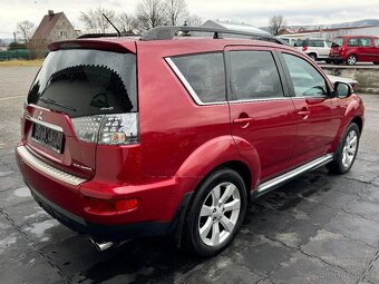 Mitsubishi Outlander 2.2Di-D 130kW 4x4, nez. topeni, 7míst - 4