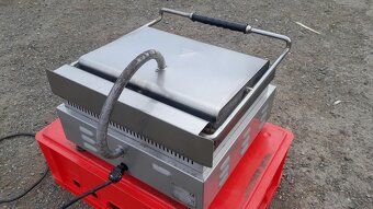 Kontaktní gril Potis ( rýhované desky ), 220-230V, 3 kw - 4