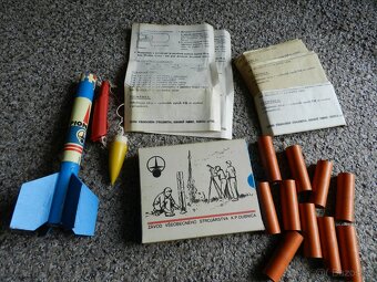 RAKETA PIONIER - ZVS DUBNICA r. 1982 - ČSSR - 4