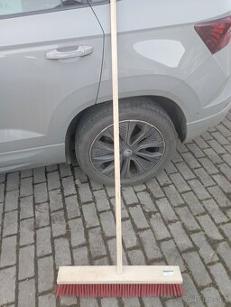 Koště šířka 60 cm x 8 cm PC 550 Kč - 4