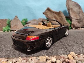 prodám model 1:18 porsche 911 996 cabrio - 4