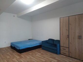 Pronájem bytu 1+kk 33,8 m² Hradec Králové, Nerudova - 4