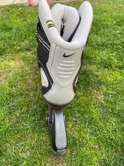 Brusle NIKE - 4