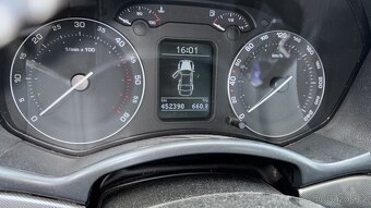 Škoda Octavia 2 , 1,9tdi 77kw automat - 4