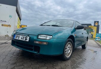 Mazda 323f 1.5 benzin 65 KW. Klima, el.okna, centrál… - 4