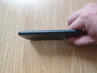 Asus Zenfone 8 - 4