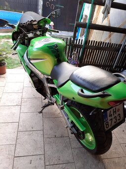 Kawasaki zx9r - 4