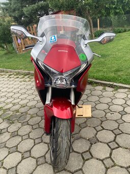 Honda VFR 1200 F - 4