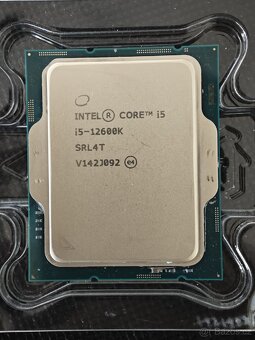 Intel Core i5 12600K - 4