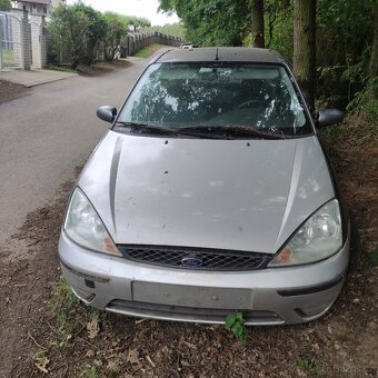 Focus sedan 2.0 16v, 2003 - 4