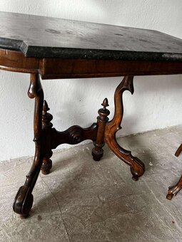 Velmi starý nábytek - 4