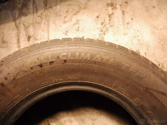 Prodám 2 ZIMNÍ pneumatiky TOURADOR 215/65/R15 rv:2022 - 4