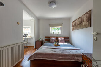 Rodinný dům 7+2, pozemek 573m2 - 4