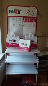 Zkušební kabinka, Vybavení prodejny - 4