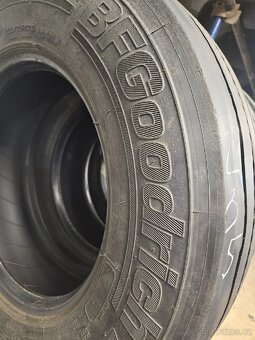 Nákladní vlekové pneu 235/75R17,5 - 4