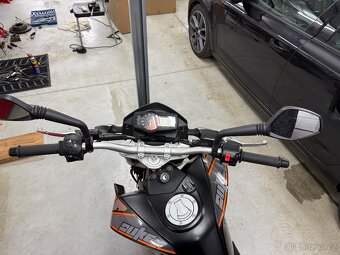 KTM Duke 690 32kW 2013 - otevřená - 4
