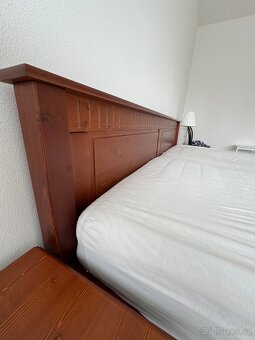 Postel 200 x 200 včetně stolků a matrací - 4
