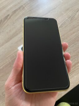 iPhone 11 64GB Yellow - 4
